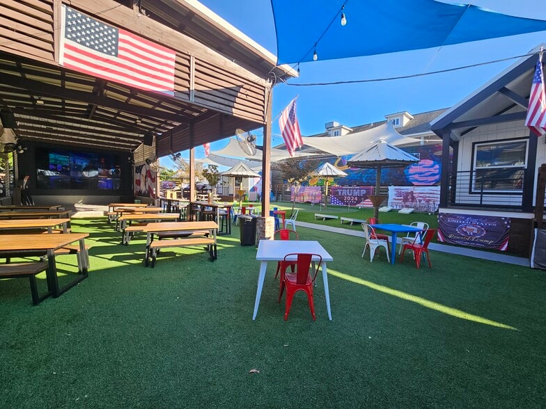 409 Bradford Ave, Kemah, TX for lease - Building Photo - Image 3 of 5