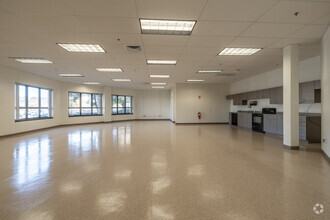 108 Clematis Ave, Waltham, MA for lease Interior Photo- Image 2 of 8