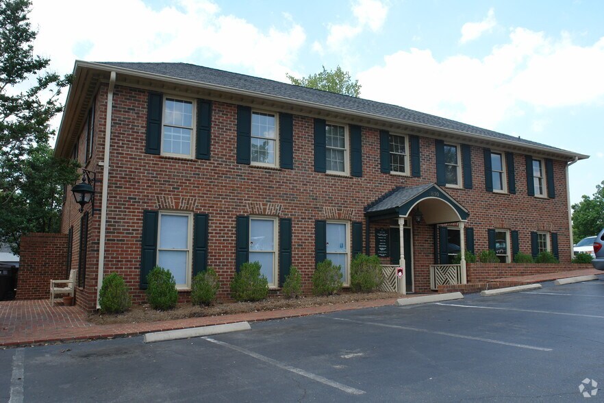 7810 PinevilleMatthews Rd, Charlotte, NC 28226