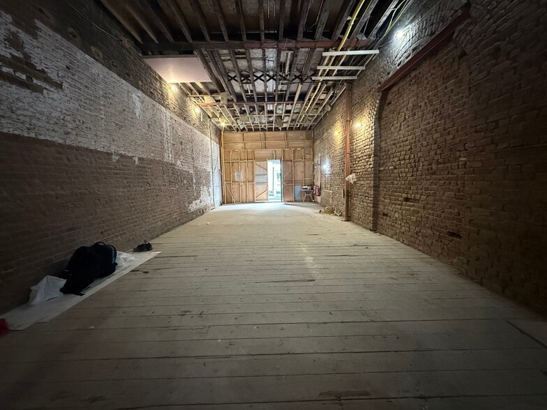 107 Westbourne Grove, London for lease - Building Photo - Image 3 of 5