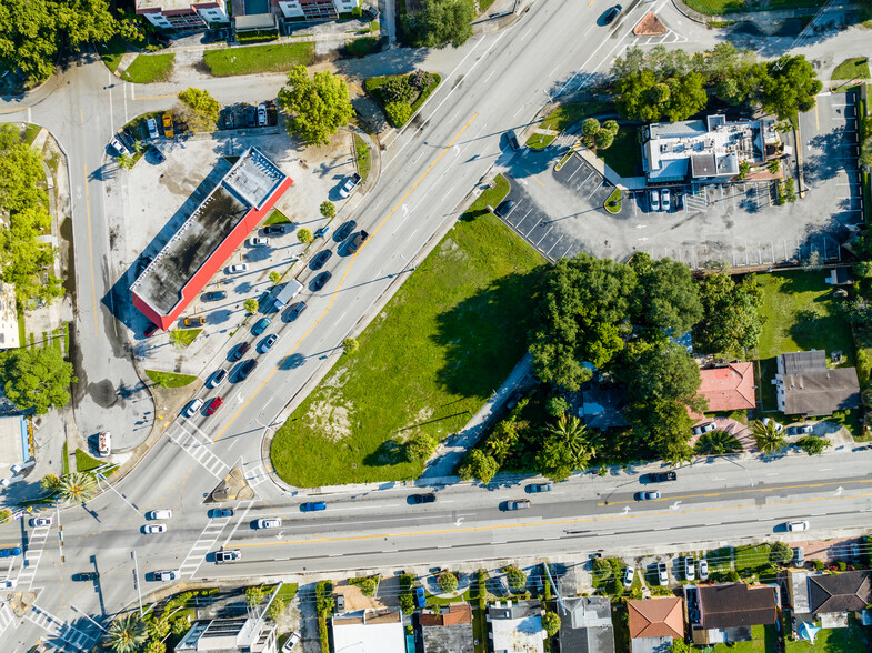 13505 W Dixie Hwy, North Miami, FL for lease - Primary Photo - Image 1 of 7