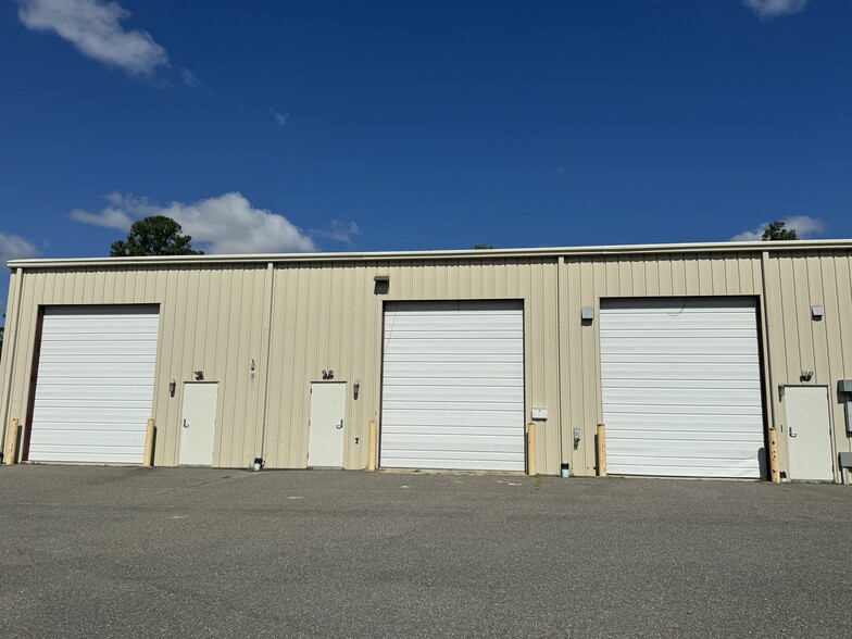 3215 Fortune Dr, North Charleston, SC for lease - Building Photo - Image 3 of 15