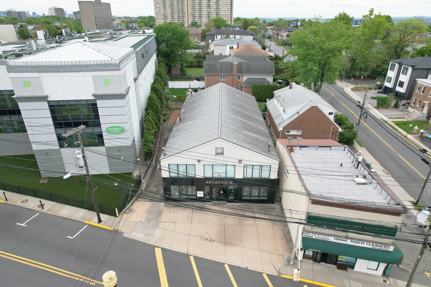 560 Main St, Fort Lee, NJ for sale - Building Photo - Image 2 of 43