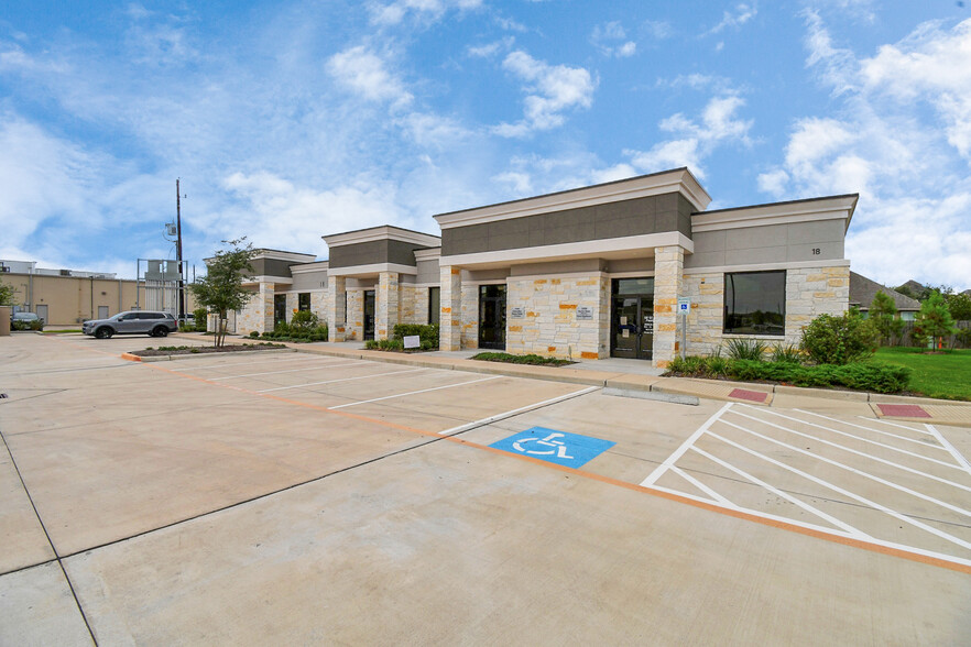 3129 Kingsley Dr, Pearland, TX for lease - Building Photo - Image 2 of 34