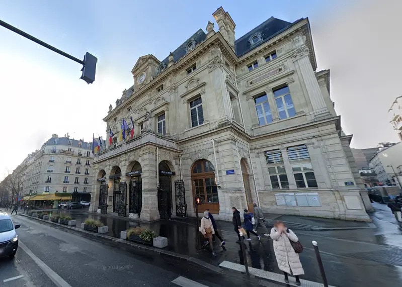 Retail in Paris for lease Building Photo- Image 1 of 3