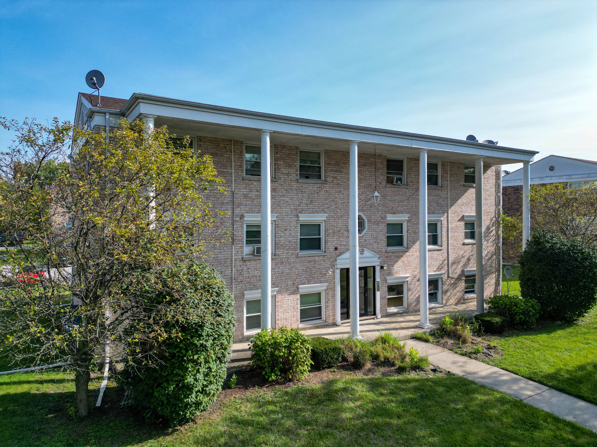 Multifamily in Matteson, IL for sale Building Photo- Image 1 of 1