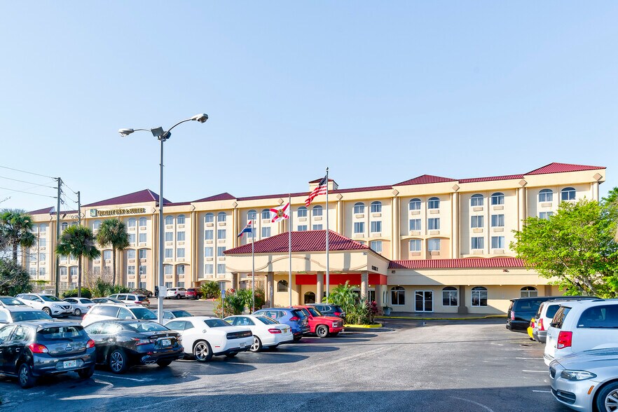 626 Lee Rd, Orlando, FL 32810