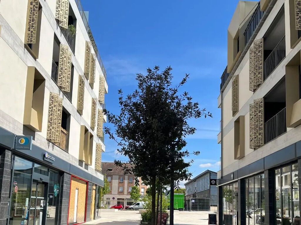 Location Commerce 158 m² - Photo 1