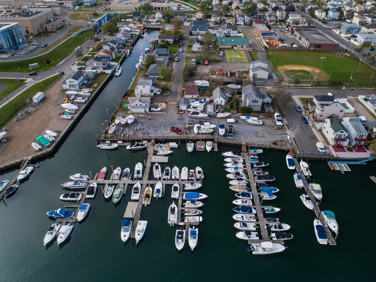 65 Waterview St, East Rockaway, NY 11518