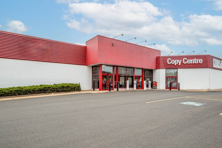 9081 Commercial St, New Minas, NS for sale - Primary Photo - Image 1 of 1