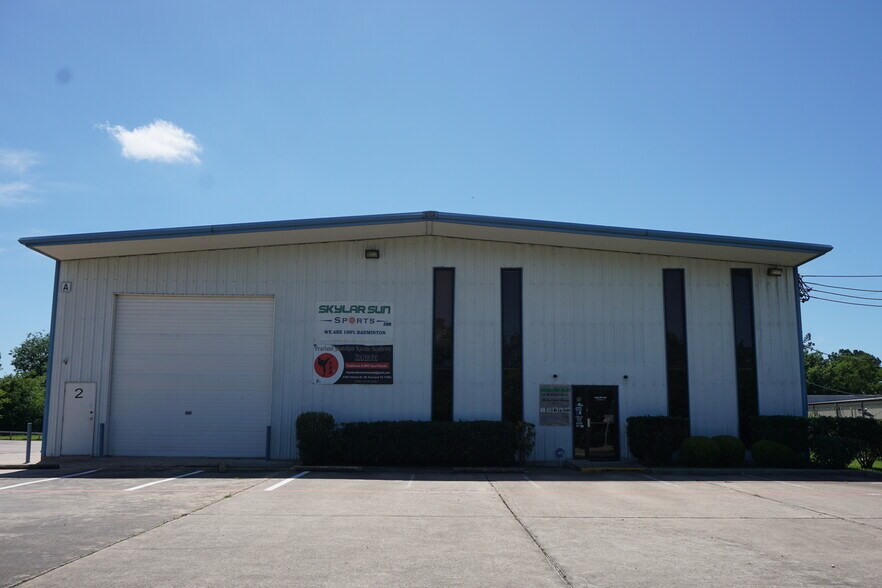 4102 Veterans Dr, Pearland, TX for sale - Building Photo - Image 1 of 1