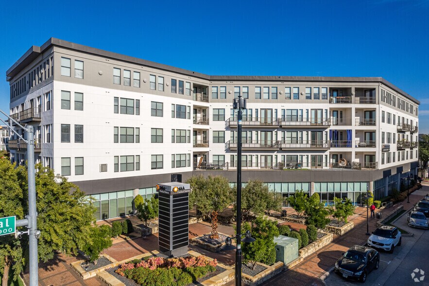 2222 Medical District Dr, Dallas, TX for sale - Primary Photo - Image 1 of 1