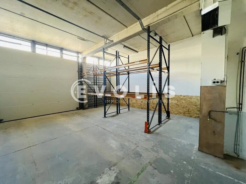 Office in Croissy-Beaubourg for lease - Interior Photo - Image 2 of 7