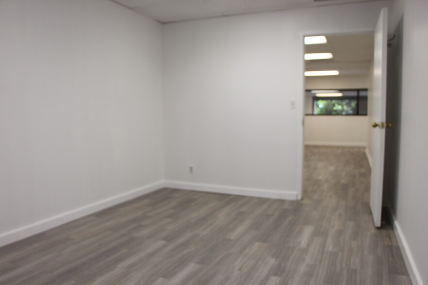 930 Montgomery St, San Francisco, CA for lease - Building Photo - Image 2 of 21