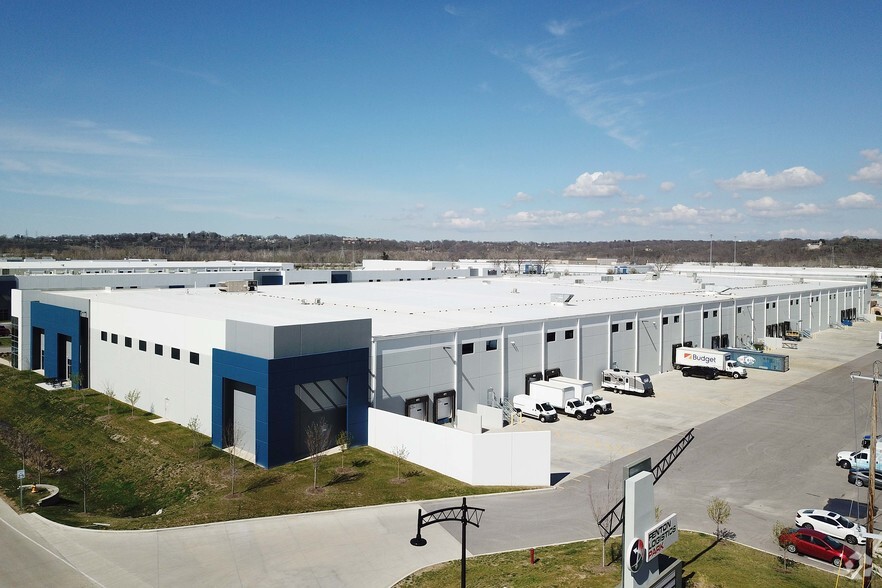 2052-2066 Fenton Logistics Park, Fenton, MO for sale - Building Photo - Image 1 of 1