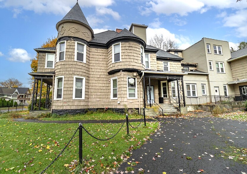 504 Delaware St, Syracuse, NY for sale - Building Photo - Image 1 of 12