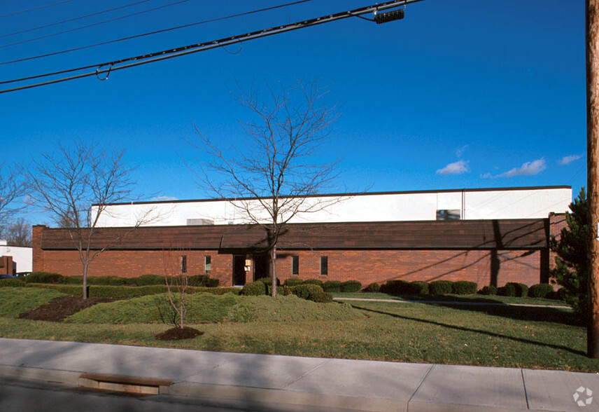 5430 Cornell Rd, Cincinnati, OH for lease - Building Photo - Image 1 of 4