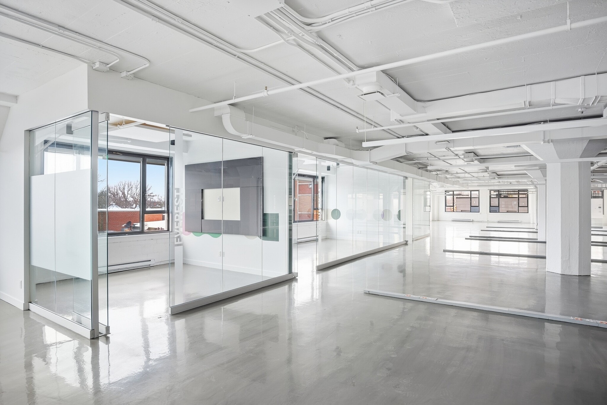 3575 Boul Saint-Laurent, Montréal, QC for lease Interior Photo- Image 1 of 3