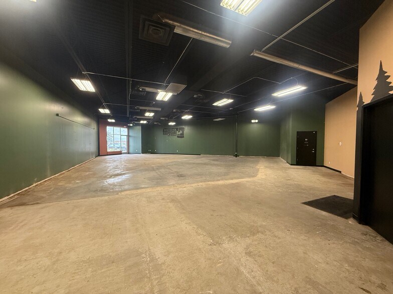 1170 Dekalb Ave, Sycamore, IL for lease - Building Photo - Image 2 of 8