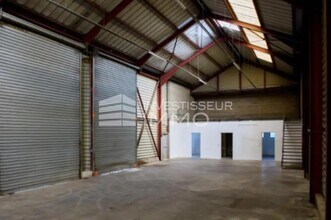 Flex in Villeneuve-le-Roi for lease Interior Photo- Image 1 of 3