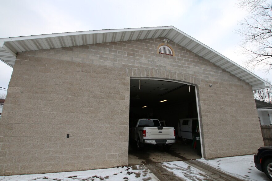 305 Clark St, Bear Creek, WI for sale - Building Photo - Image 1 of 1