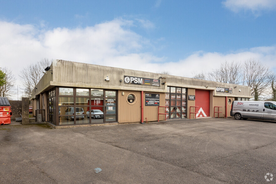 Hill St, Cwmbran for lease - Building Photo - Image 2 of 3