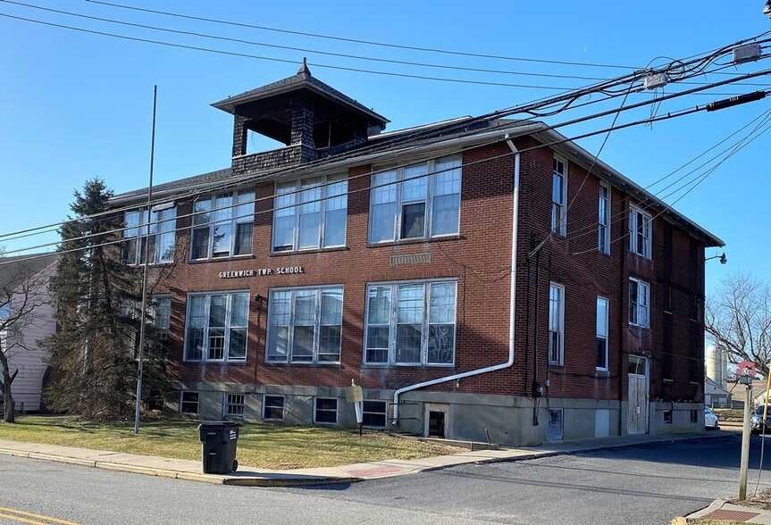 522 N Main St, Stewartsville, NJ for sale - Building Photo - Image 1 of 1