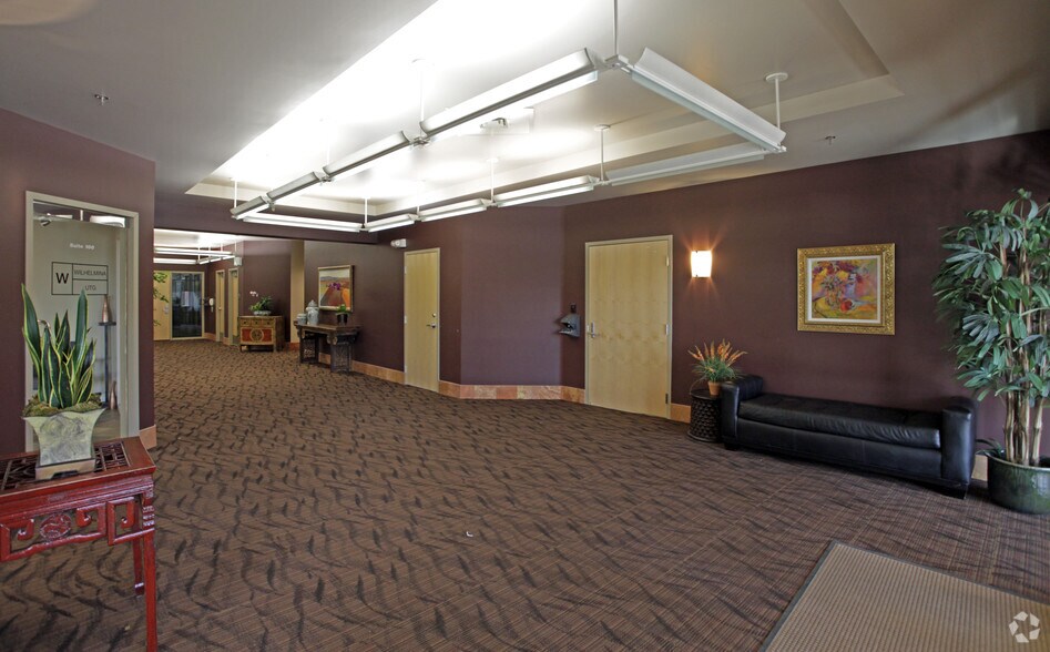 6415 S 3000 E, Salt Lake City, UT for lease - Lobby - Image 2 of 10