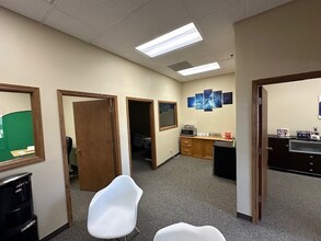 333 N Randall Rd, St Charles, IL for lease Interior Photo- Image 1 of 4