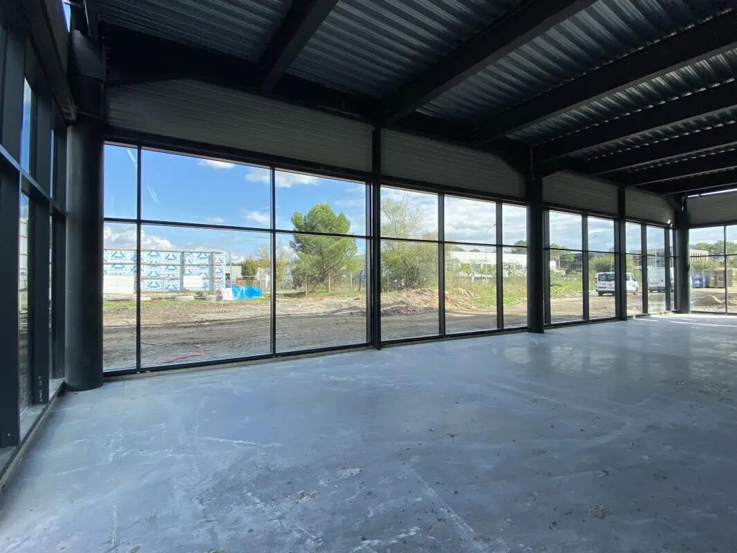 3 Rue Toussaint Catros, Le Haillan for lease Building Photo- Image 1 of 28