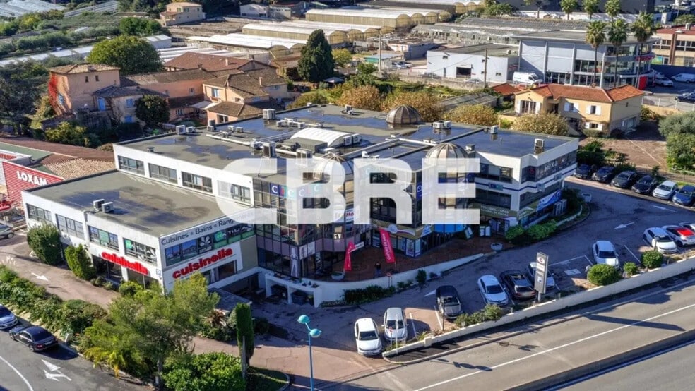 Office in for lease - Building Photo - Image 1 of 7