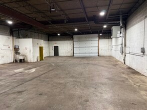 7 Andover Dr, West Hartford, CT for lease Building Photo- Image 2 of 9