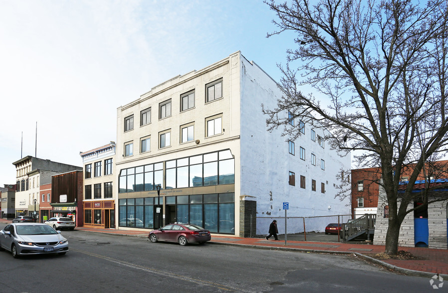 387 Main St, Poughkeepsie, NY for sale - Primary Photo - Image 1 of 1