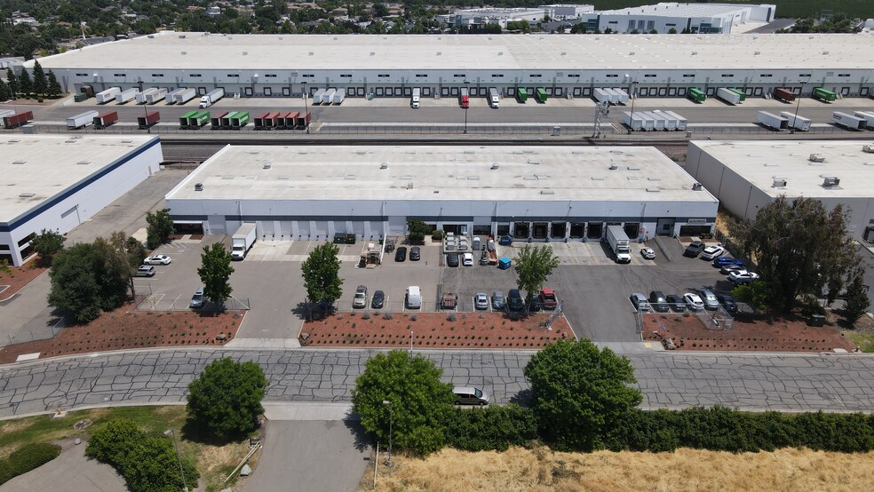 2332 Station Dr, Stockton, CA for lease - Building Photo - Image 3 of 6