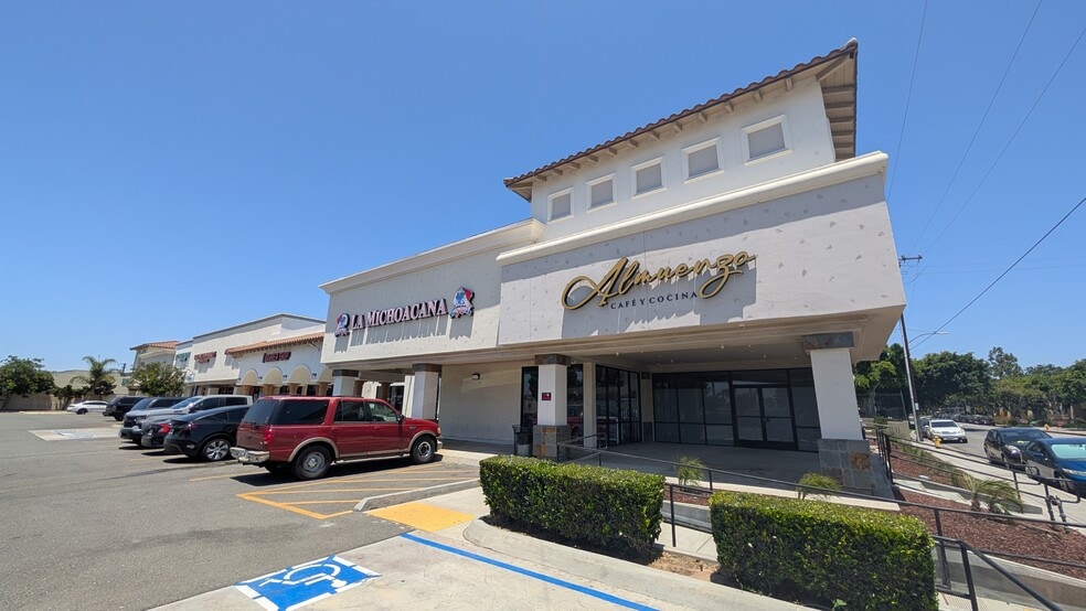 15761 Tustin Village Way, Tustin, CA for lease - Building Photo - Image 3 of 5