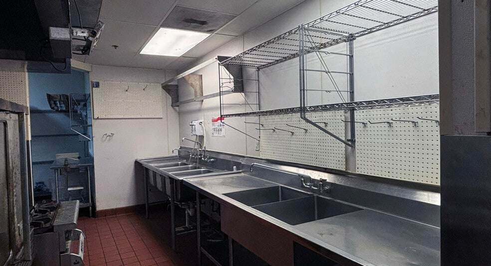 9745 Patriot Hwy, Fredericksburg, VA for lease - Building Photo - Image 3 of 9