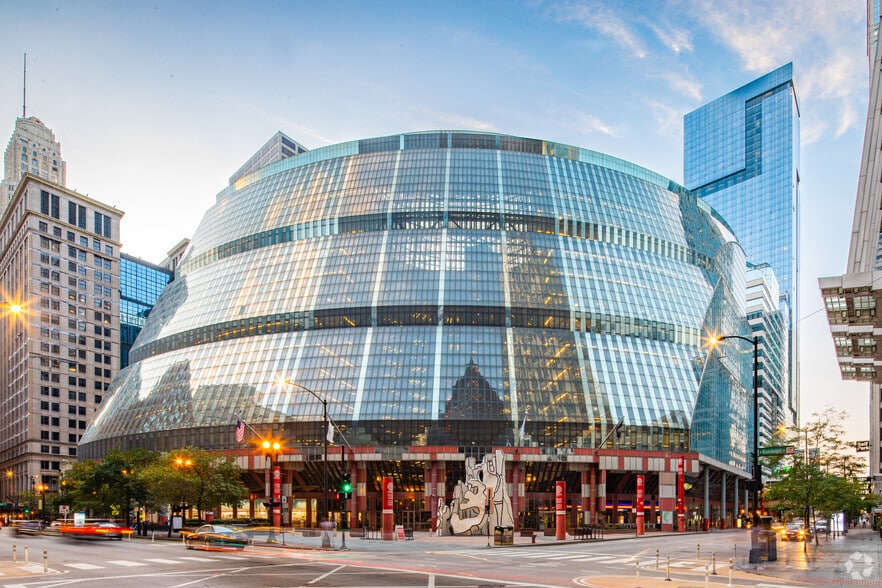 100 W Randolph St, Chicago, IL