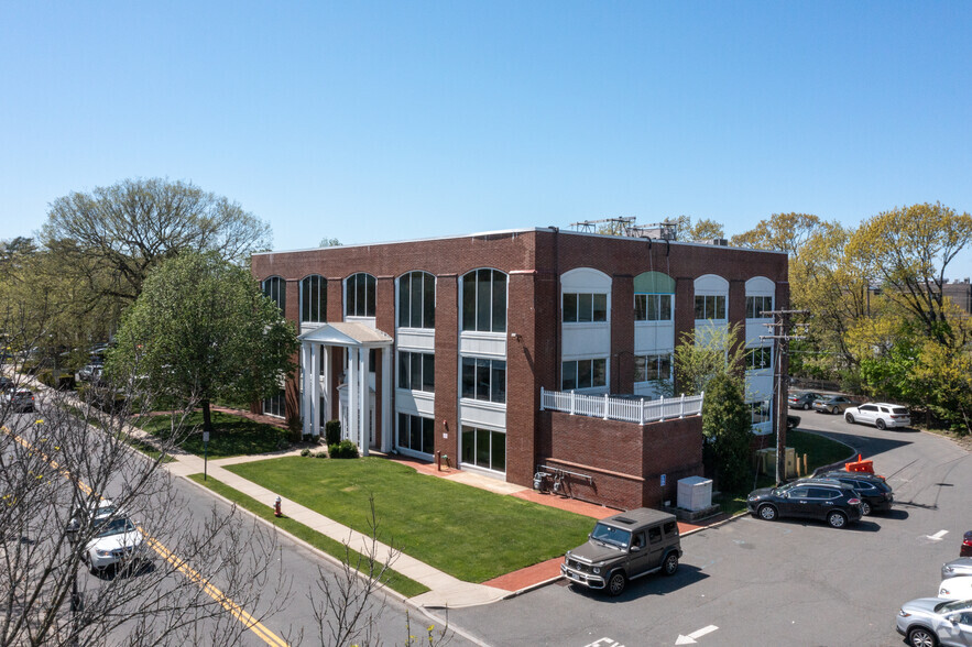 601 Franklin Ave, Garden City, NY for sale - Primary Photo - Image 1 of 6