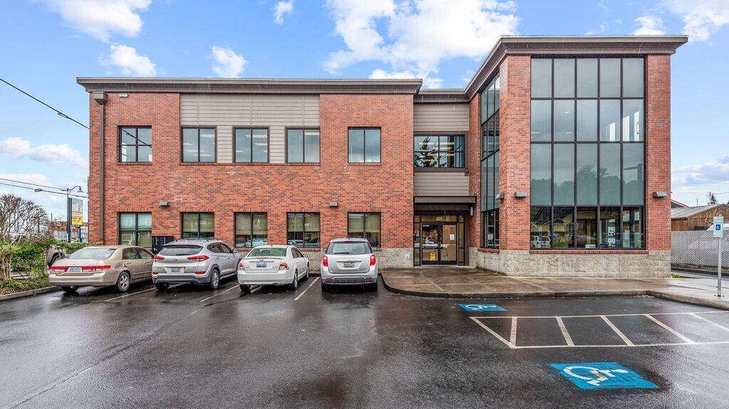 205-209 W Main St, Kelso, WA for sale Building Photo- Image 1 of 1