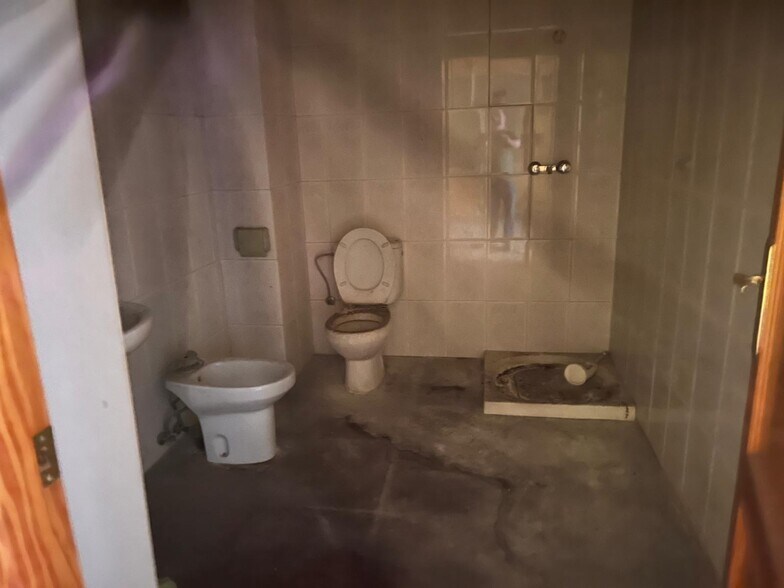 Retail in Llíria for lease - Building Photo - Image 2 of 4