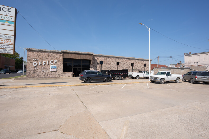 509 - 511 W. Rollins, Moberly, MO for lease - Primary Photo - Image 1 of 8