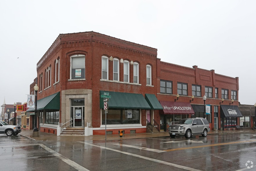204 W Maple Ave, Independence, MO for lease - Building Photo - Image 2 of 4
