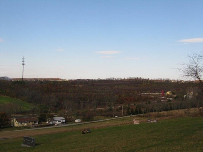 Cemetery Ln, Leesport, PA 19533