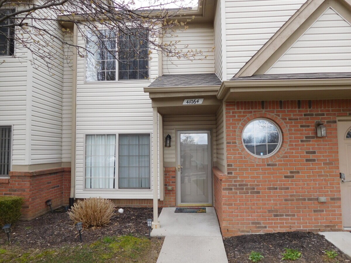 41064 Rose Ln, Clinton Township, MI 48036 | LoopNet
