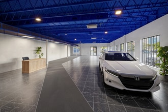 2559 Fowler St, Fort Myers, FL for lease Interior Photo- Image 1 of 16