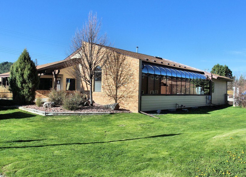 141 N 5th St, Custer, SD 57730