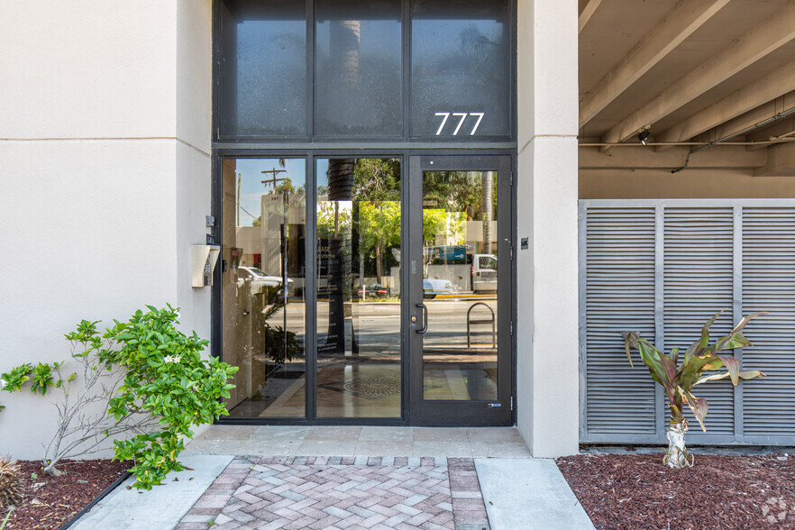 777 W 41st St, Miami Beach, FL for lease - Building Photo - Image 2 of 6