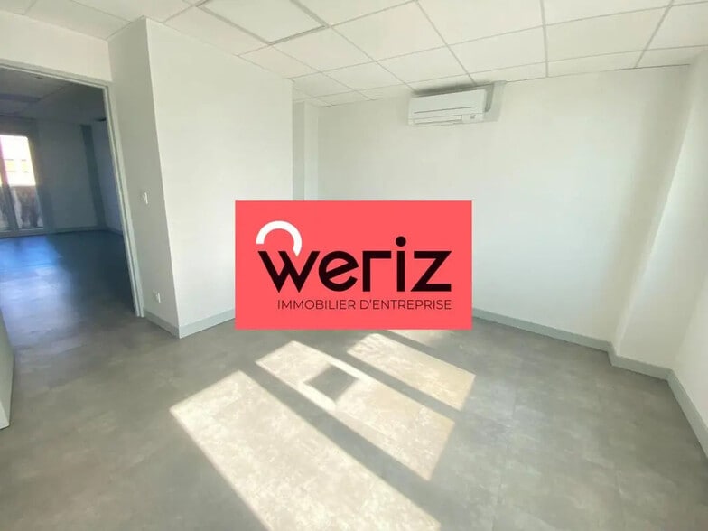 Office in Marseille for lease - Interior Photo - Image 3 of 6