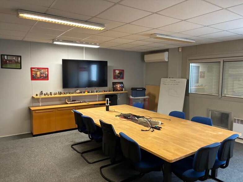 Flex in Trignac for lease - Interior Photo - Image 3 of 5