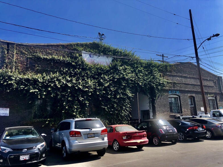 2035 Bay St, Los Angeles, CA for sale - Building Photo - Image 1 of 1